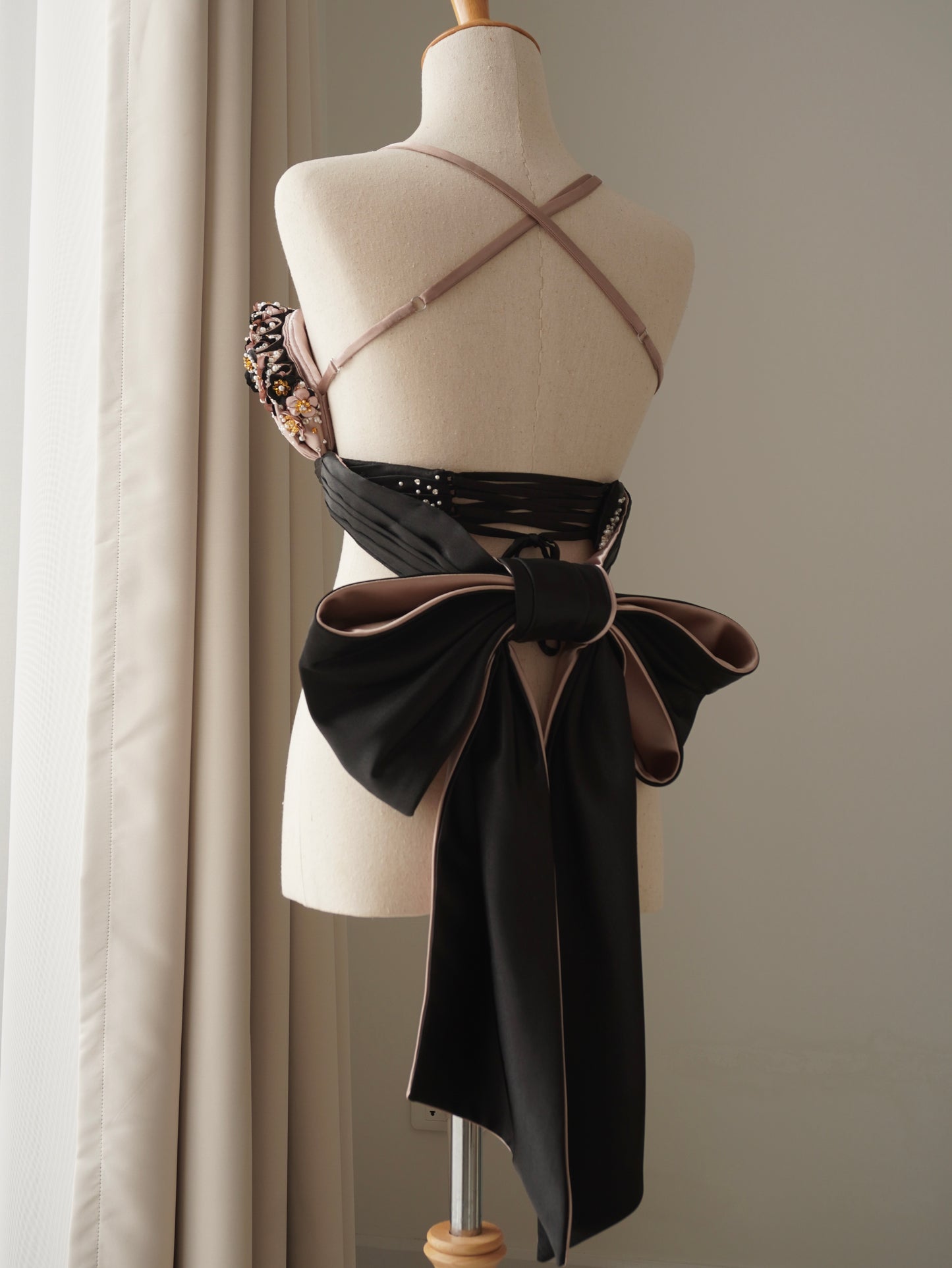 "Les Fleurs de Vénu" Flower of Venus Shell Cup Bra